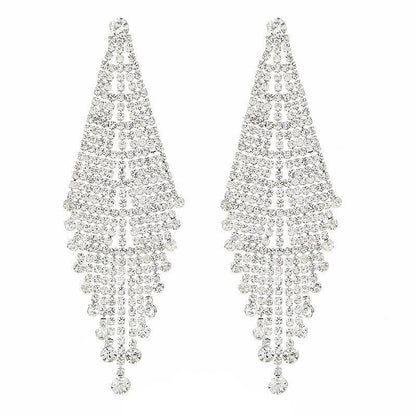 Women Exaggerating Tassel Earrings